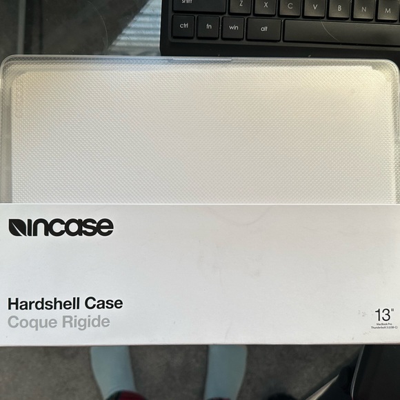 Incase hardshell case for MacBook Pro 13” - Picture 4 of 4